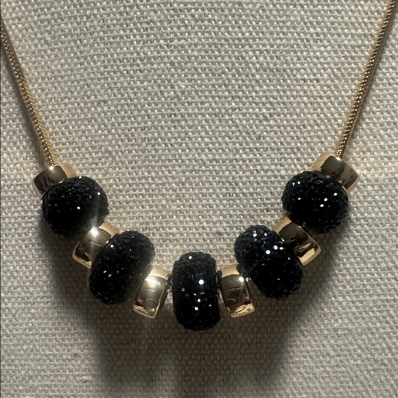 Black Sparkle Beaded Gold Tone Necklace. NWOT  (BR1313/2) - Picture 3 of 8